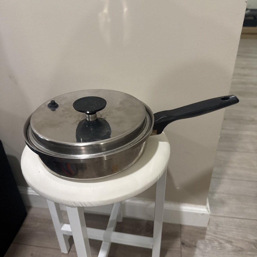 Royal Prestige 7 Ply Stainless Copper Silver Alloy 1qt Saucepan W/Vented Lid 9"